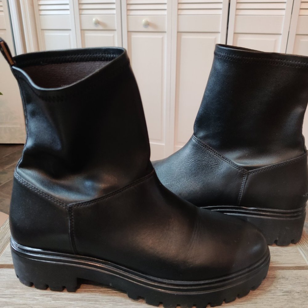 Mango stretchy pull up black boots